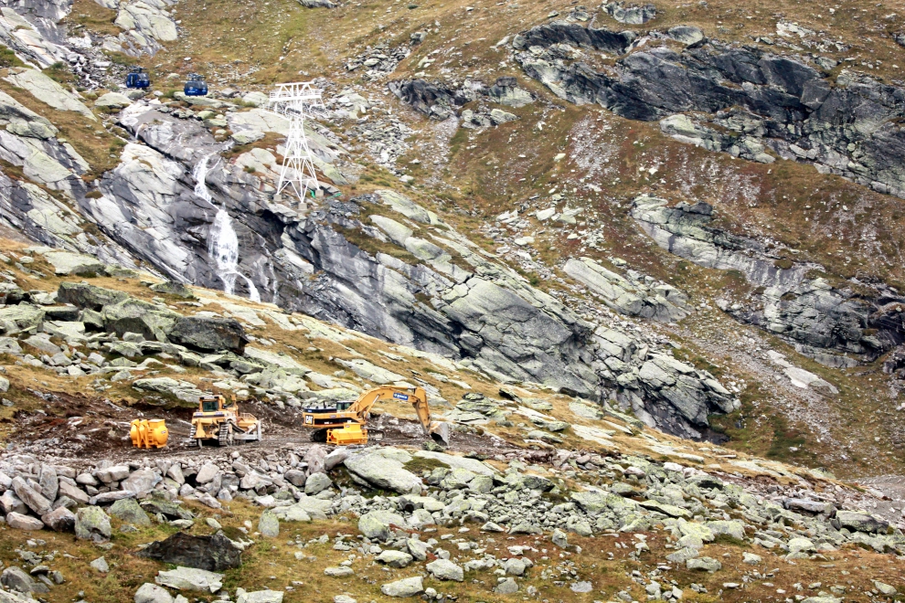 Diggers creating new Plein Sud piste Diggers creating new Plein Sud piste