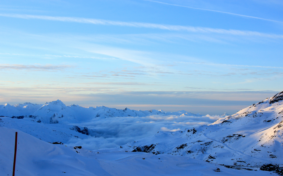 A sea of cloud in the Belleville Valley A sea of cloud in the Belleville Valley